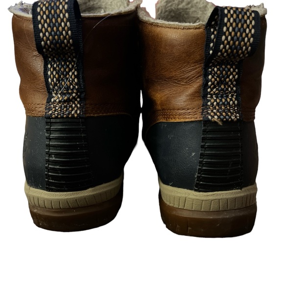 Timberland A1631 MENS 8.5 or WOMENS size 10 Mt Hayes Waterproof Chukka Boots - Picture 3 of 3